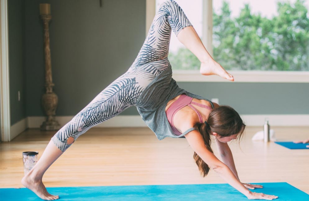 Tập luyện gym và yoga tại nhà sai cách gây nguy hiểm sức khỏe